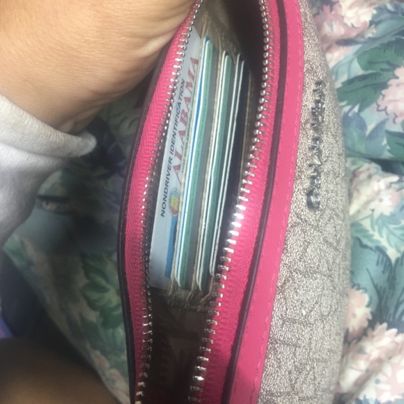 Calvin Klein wristlet clutch - Picture 4 of 5